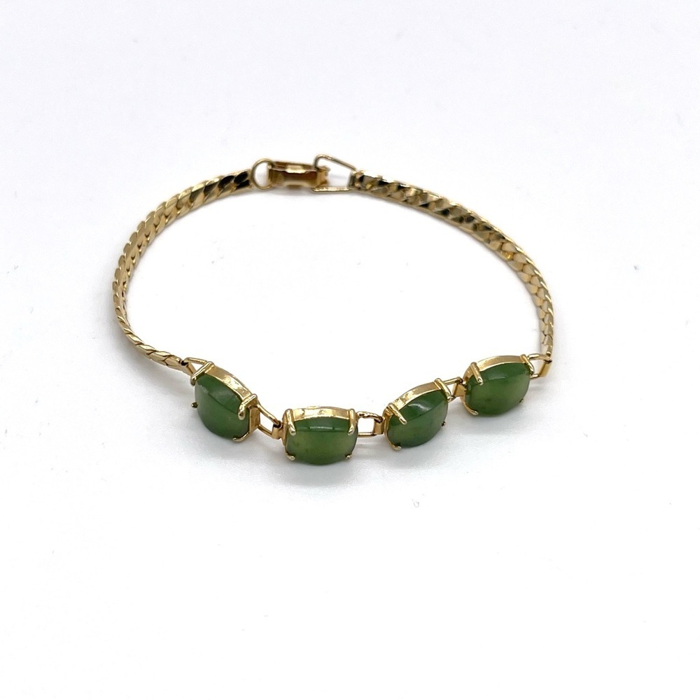 Vintage Gold Tone with Cabochon Nephrite Jade